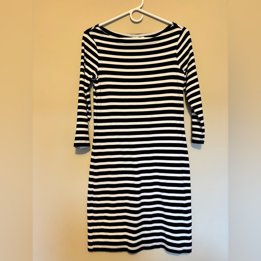 GAP Black and White Long Sleeve Dress